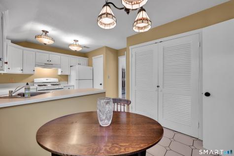 14 Canterbury Lane Avon CT 06001