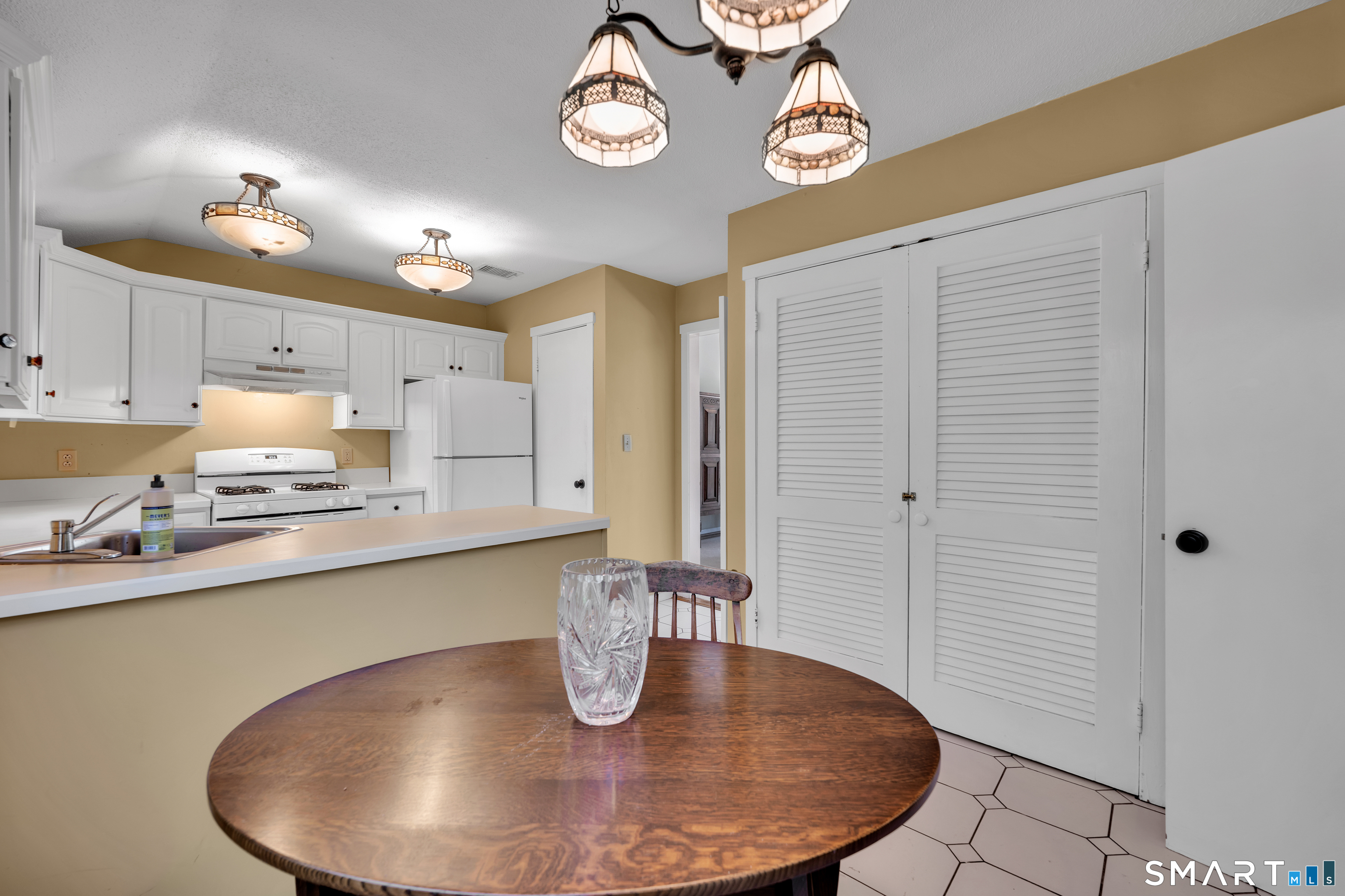 14 Canterbury Lane Avon CT 06001