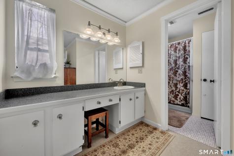 14 Canterbury Lane Avon CT 06001