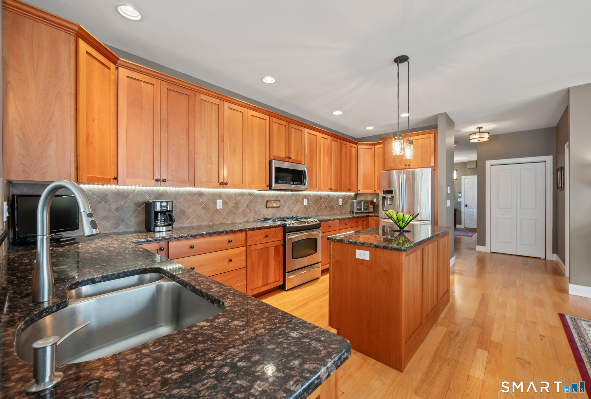 1421 Farmington Avenue Farmington CT 06032