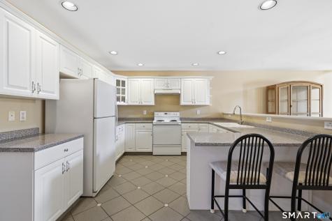 31 Saint George Place Newtown CT 06482