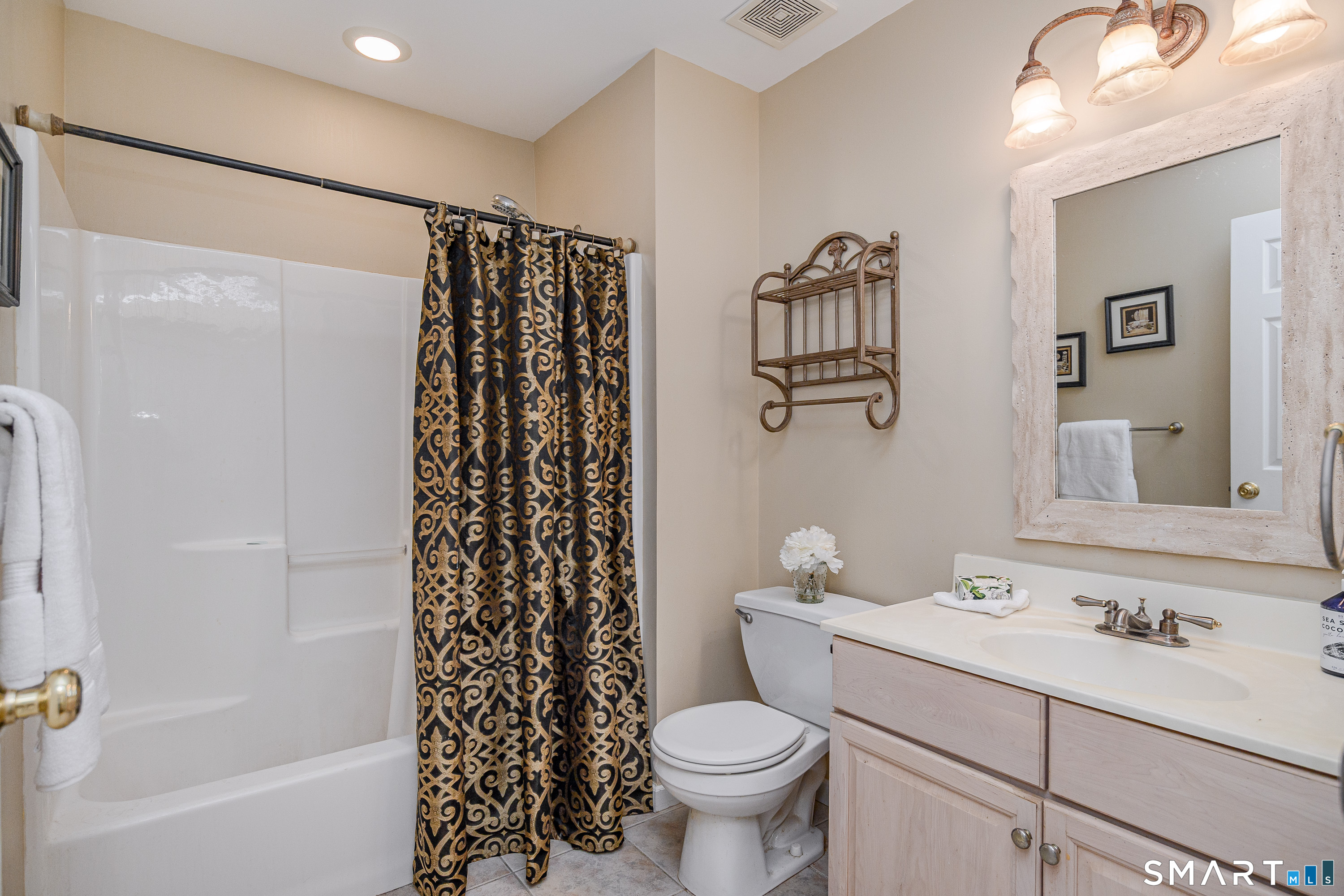 1804 Eaton Court Danbury CT 06811