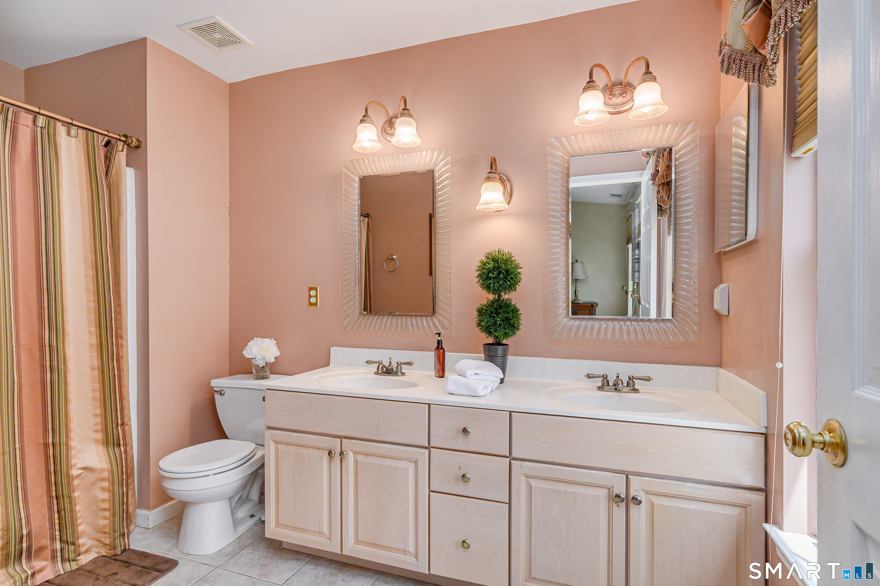 1804 Eaton Court Danbury CT 06811