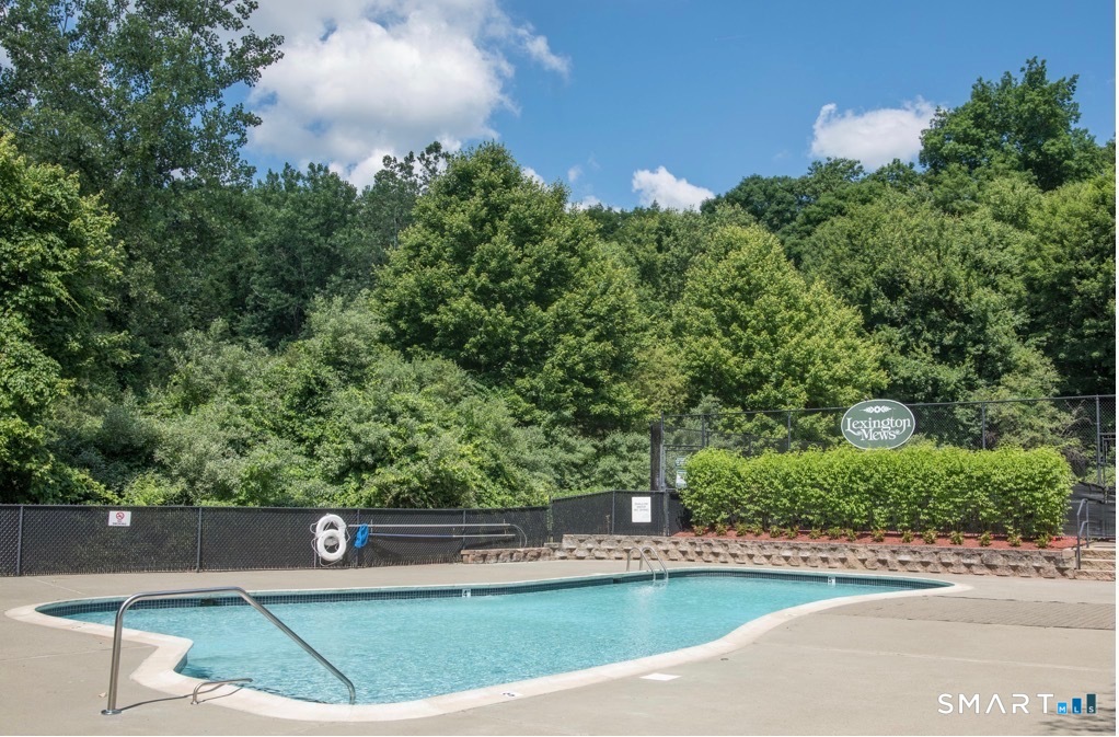 1804 Eaton Court Danbury CT 06811