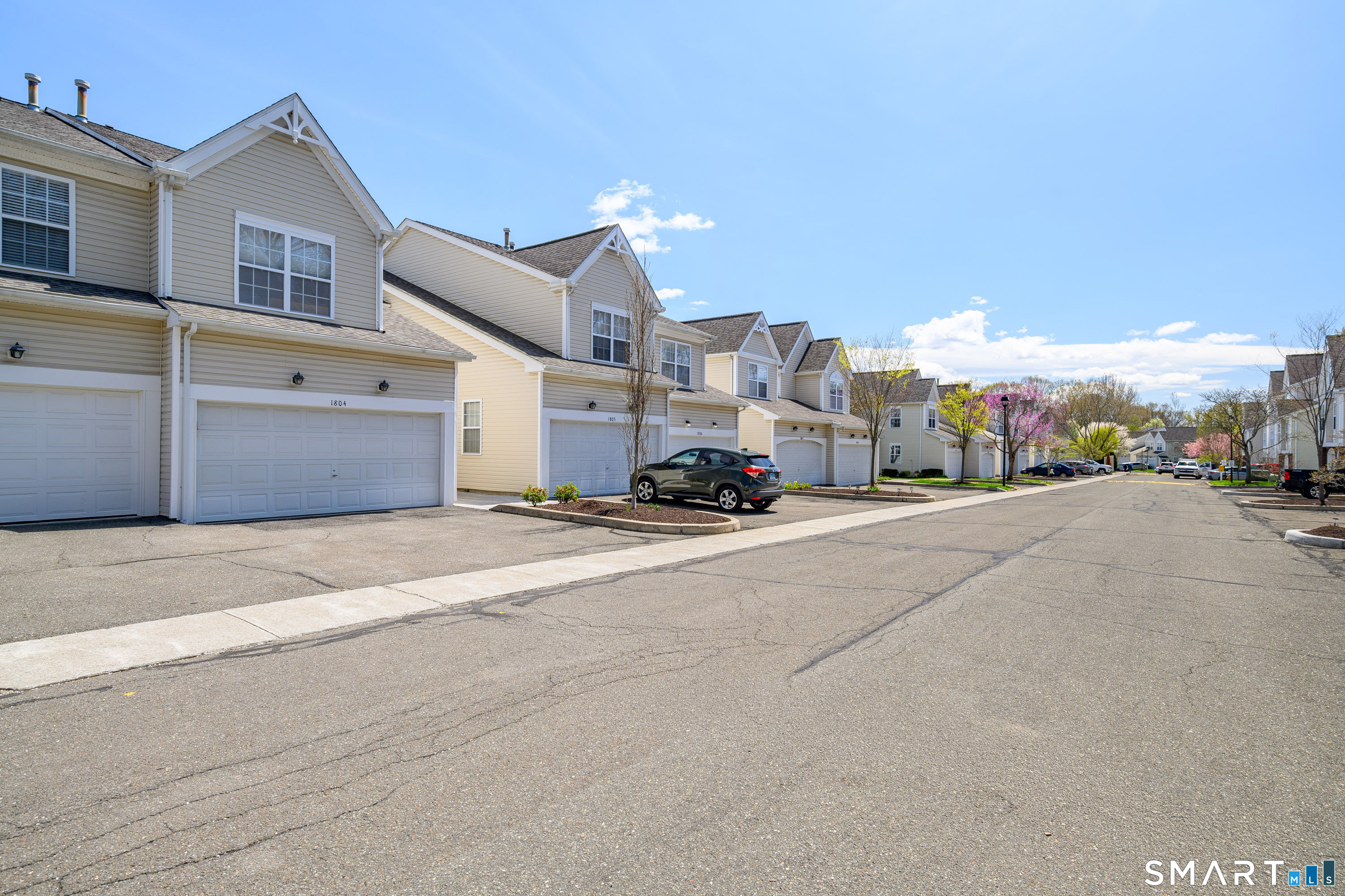 1804 Eaton Court Danbury CT 06811