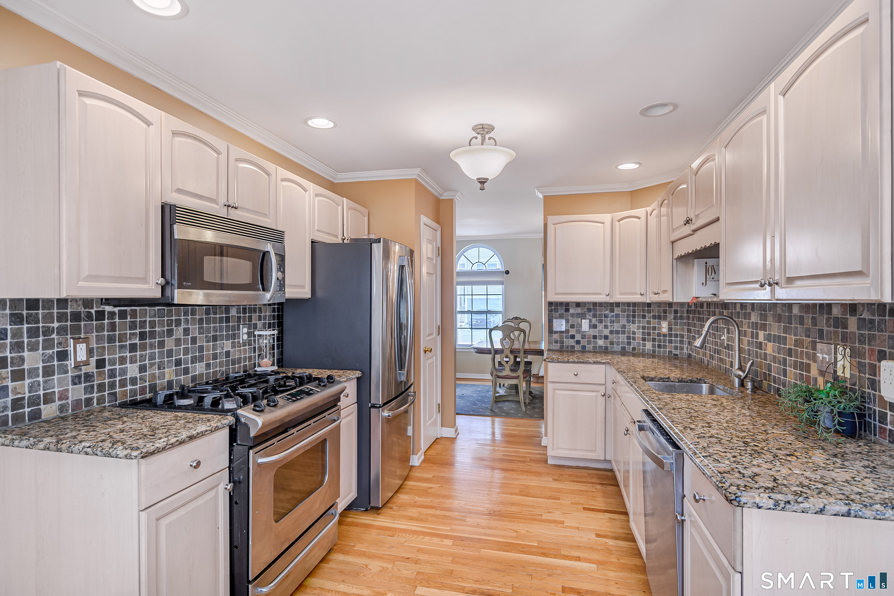 1804 Eaton Court Danbury CT 06811