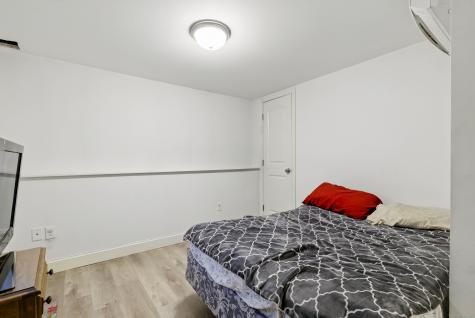 9 Brewer Street New London CT 06320