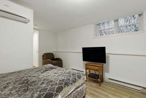 9 Brewer Street New London CT 06320