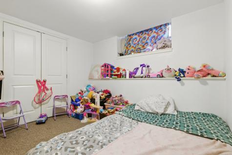 9 Brewer Street New London CT 06320