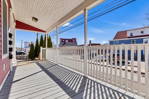 9 Brewer Street New London CT 06320