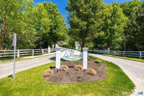 6 Lockwood Circle Bethel CT 06801