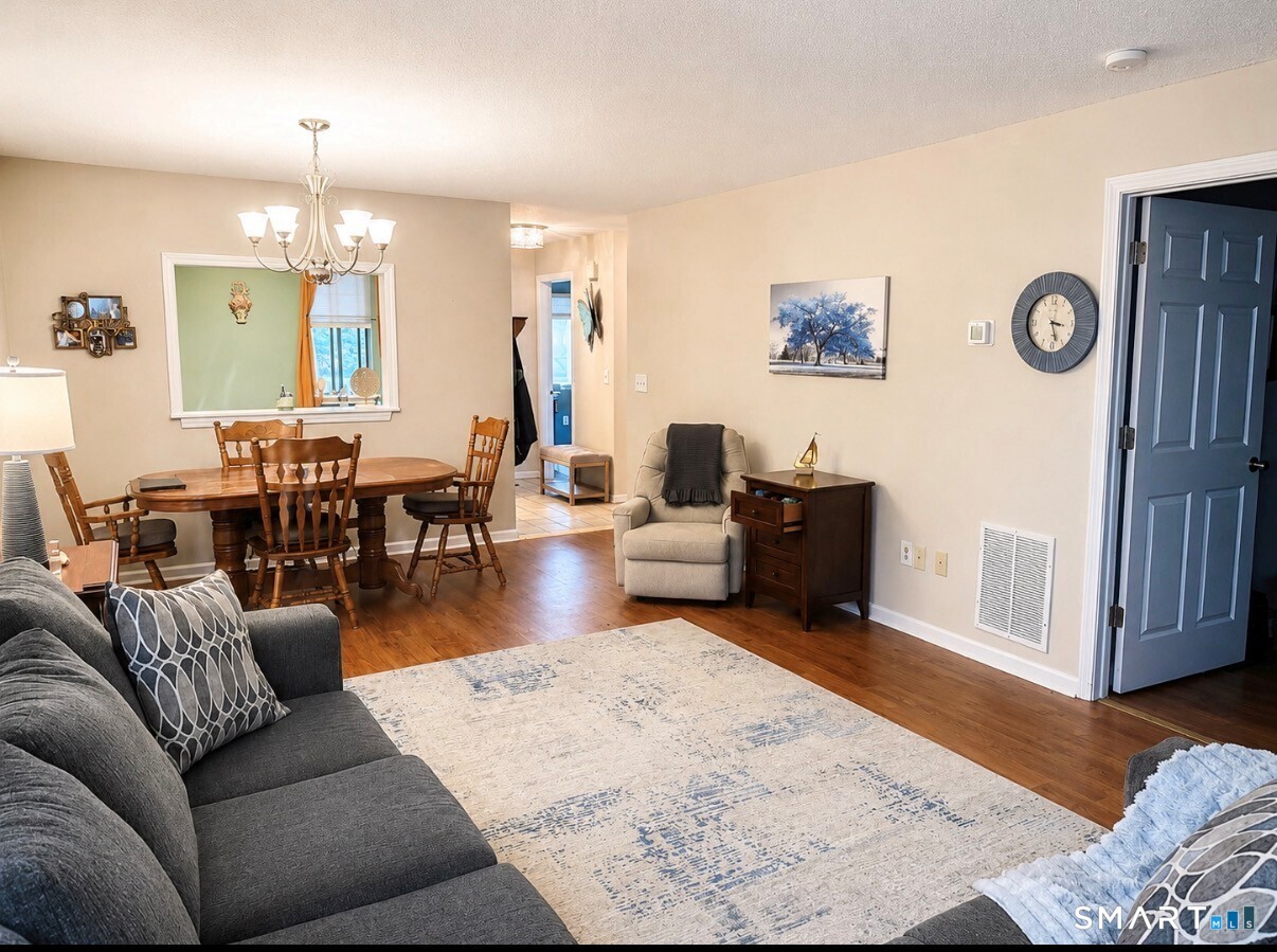 64 Simsbury Landing Simsbury CT 06070