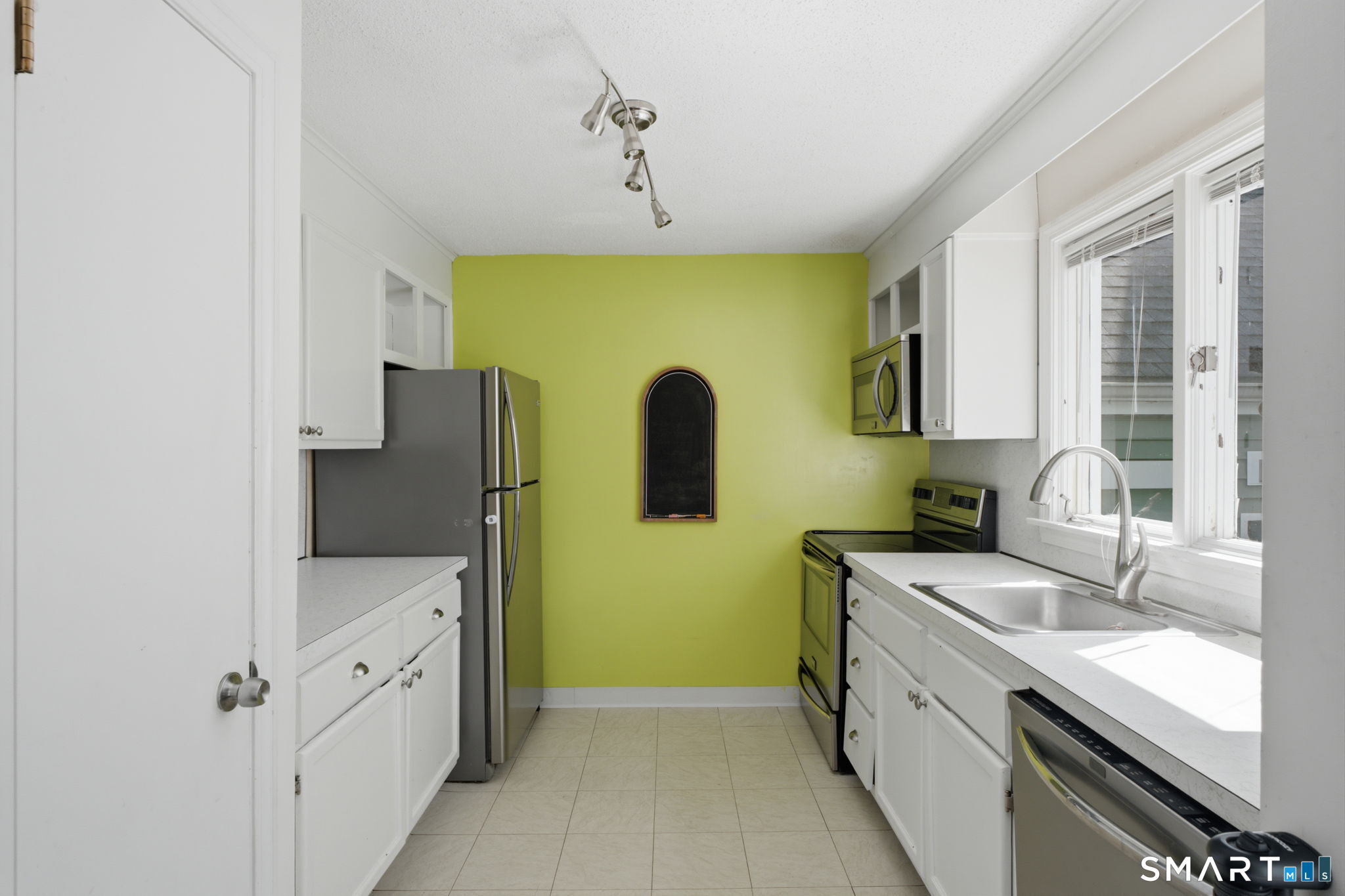 514 Dowd Avenue Canton CT 06019