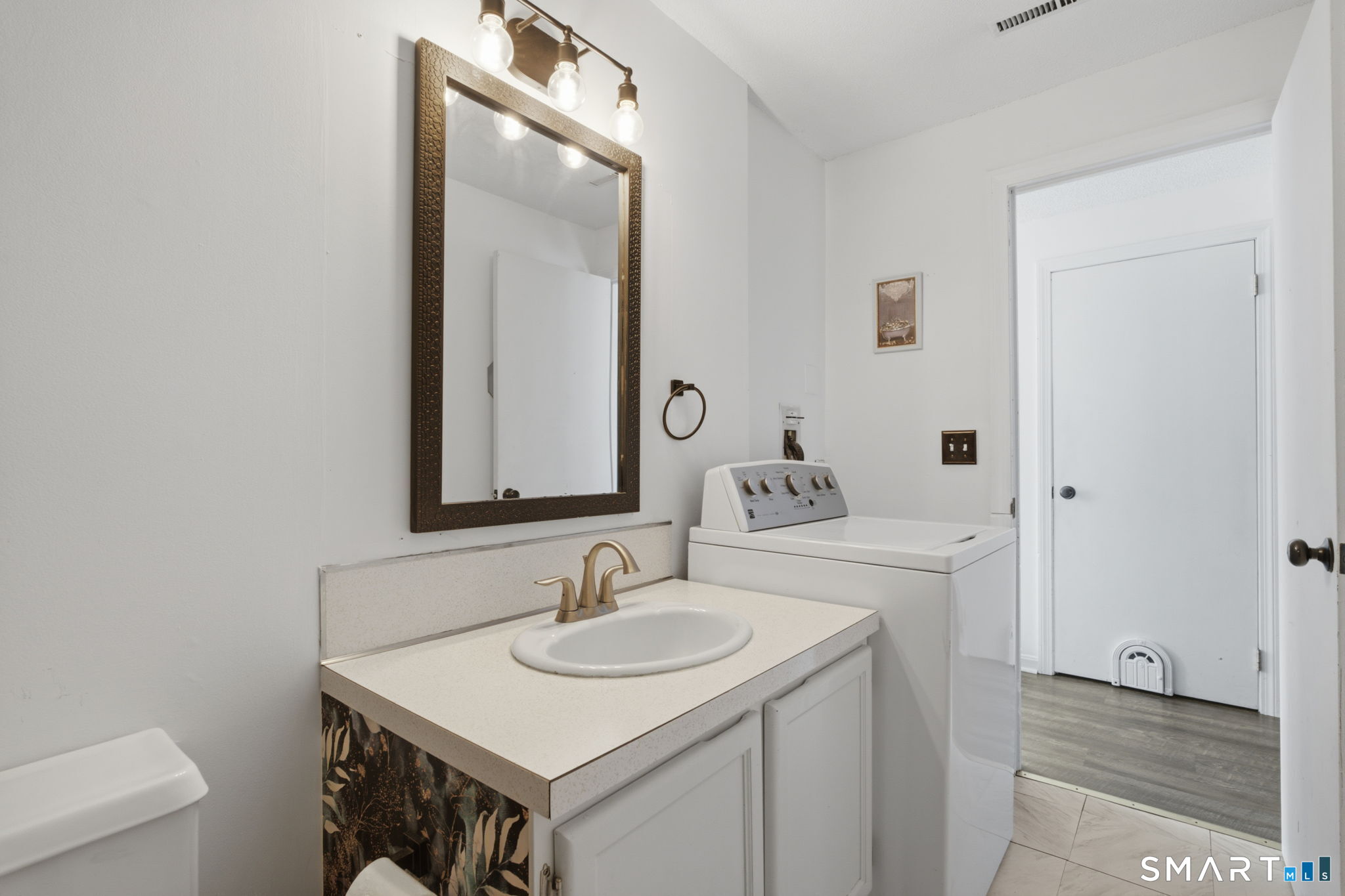 514 Dowd Avenue Canton CT 06019
