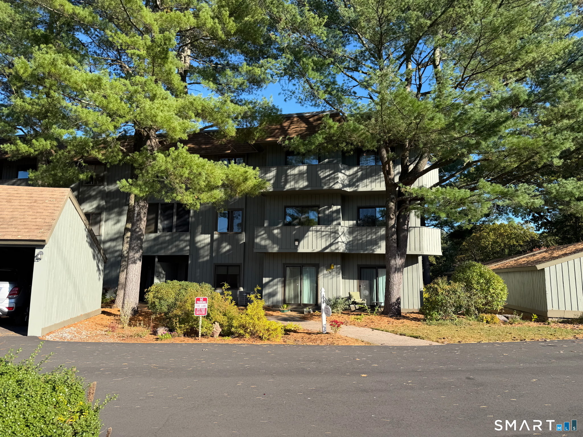 10 Hickory Hill Southington CT 06479