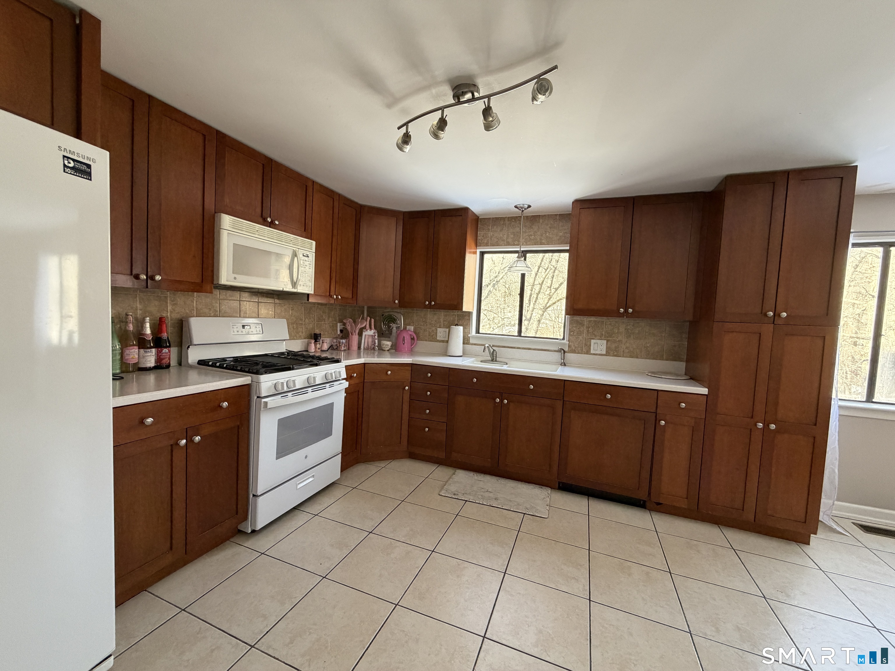 81 Cliffside Drive Manchester CT 06042