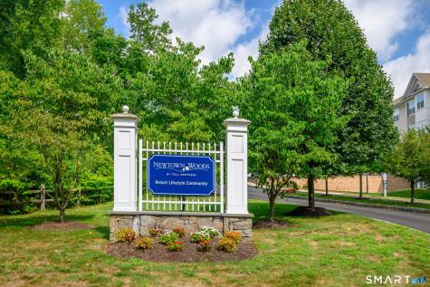 832 Brookside Court Newtown CT 06470