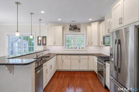 832 Brookside Court Newtown CT 06470