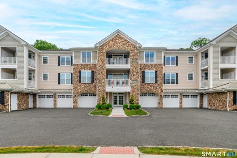 832 Brookside Court Newtown CT 06470