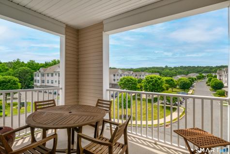 832 Brookside Court Newtown CT 06470