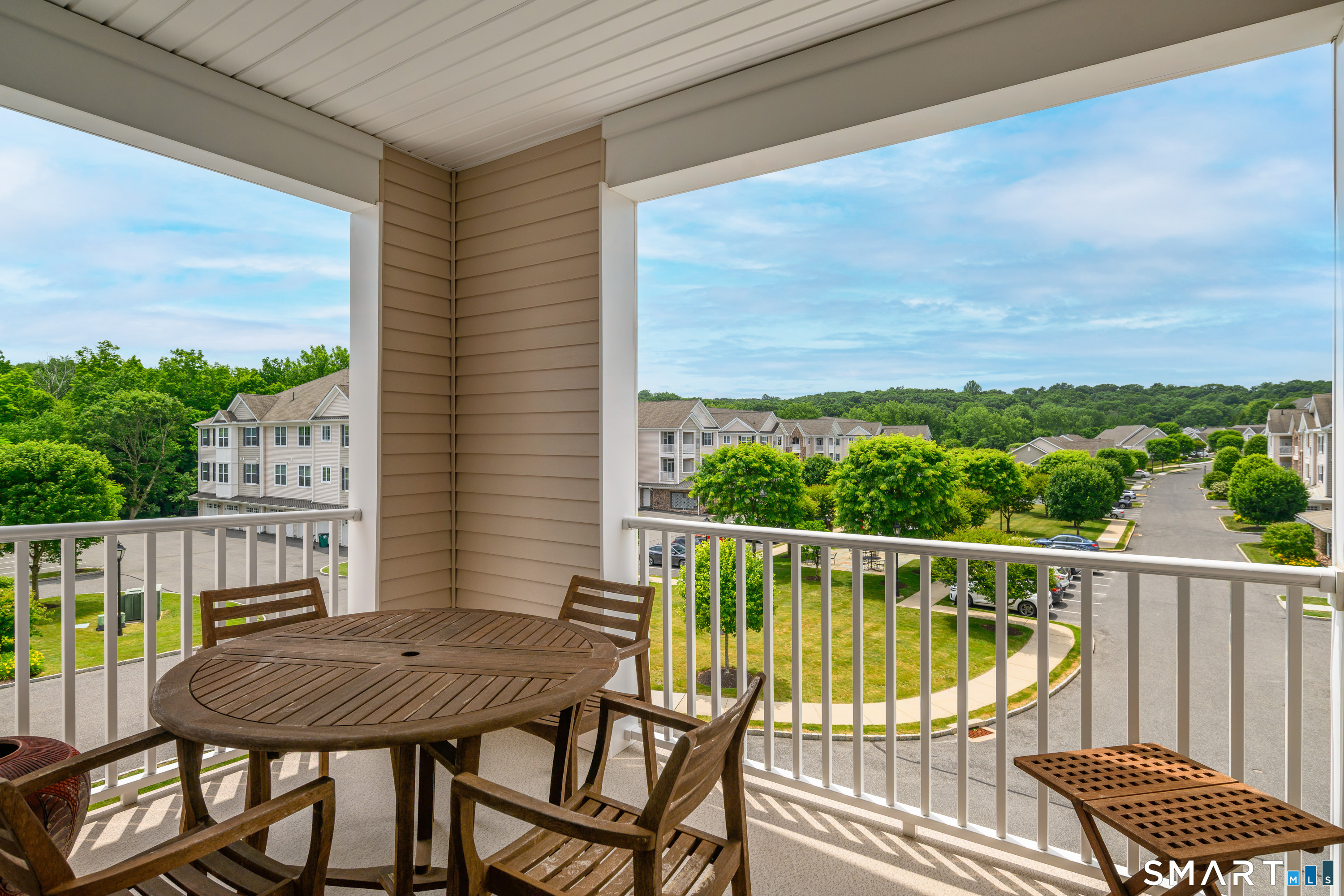 832 Brookside Court Newtown CT 06470