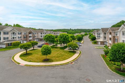 832 Brookside Court Newtown CT 06470