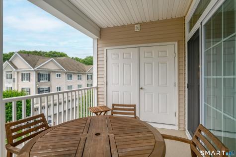 832 Brookside Court Newtown CT 06470