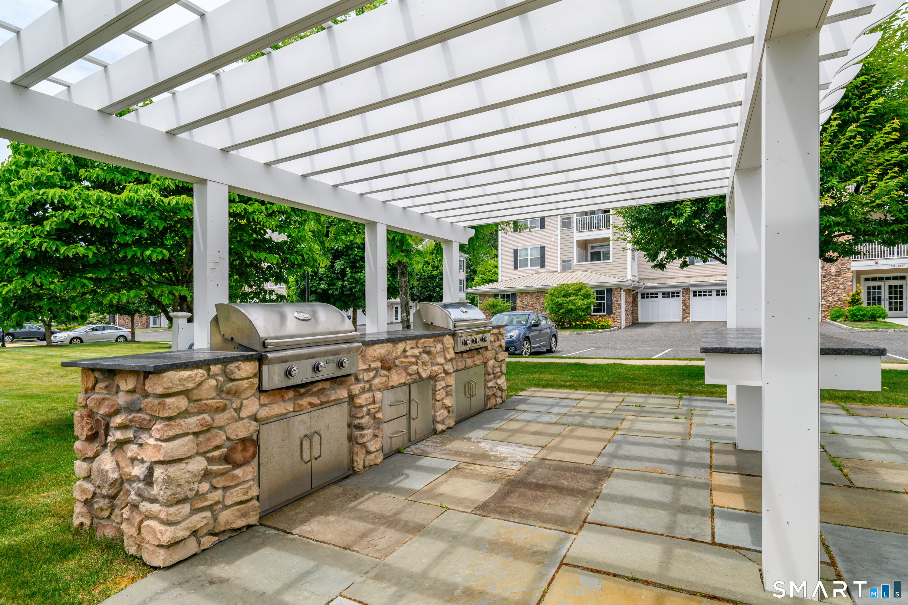 832 Brookside Court Newtown CT 06470