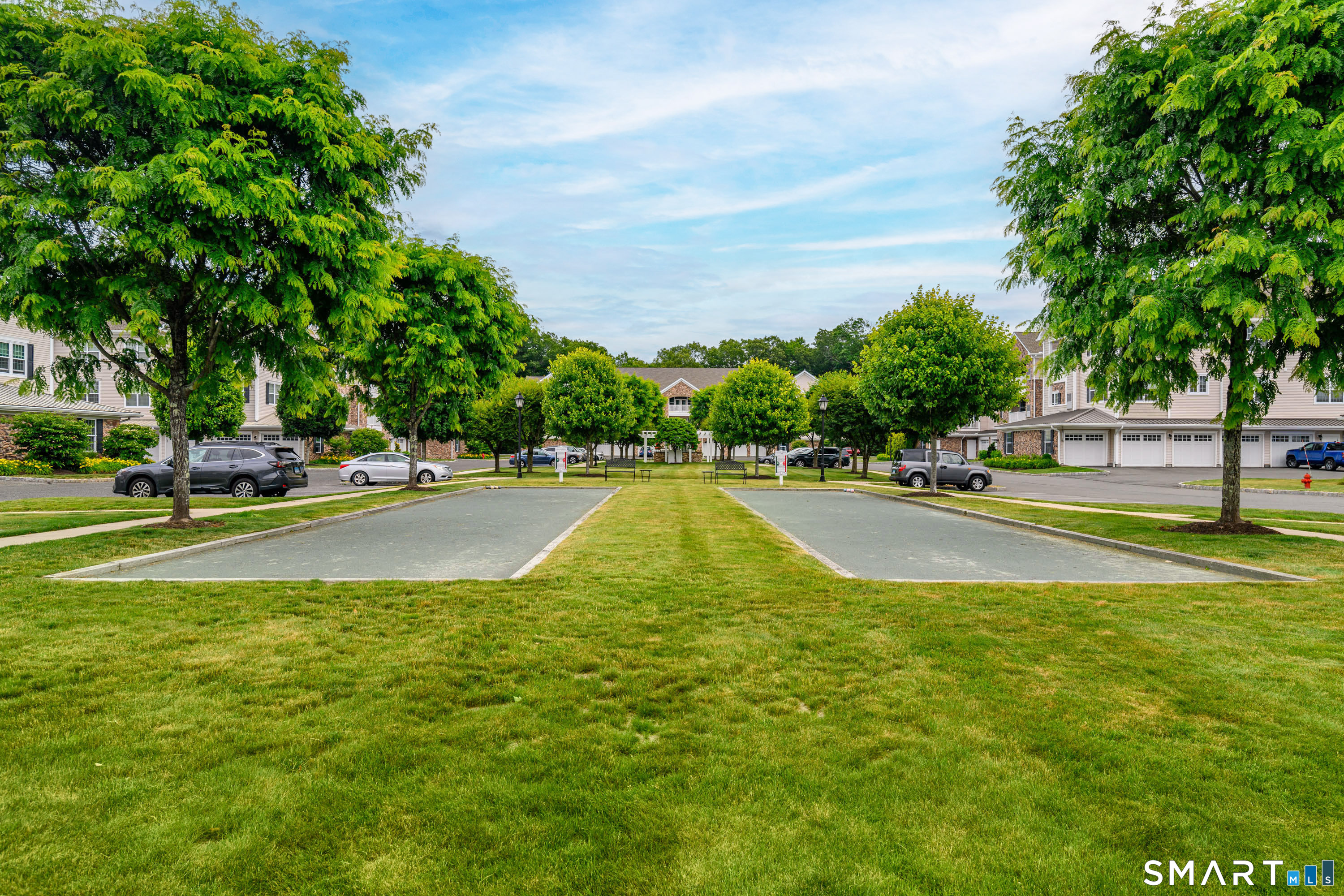 832 Brookside Court Newtown CT 06470