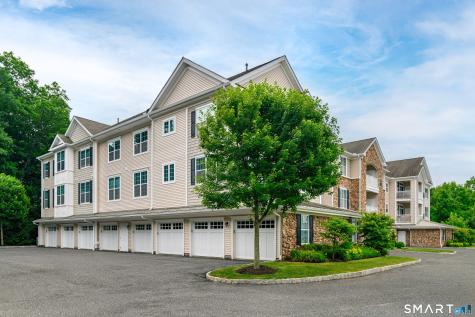 832 Brookside Court Newtown CT 06470