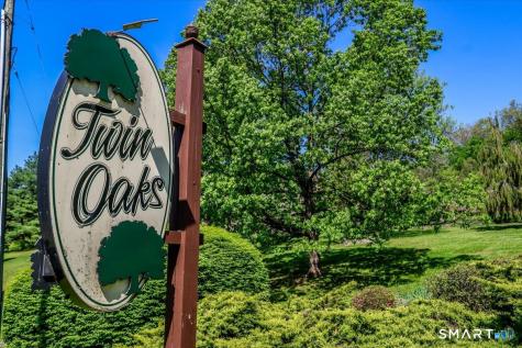 29 Twin Oaks New Milford CT 06776