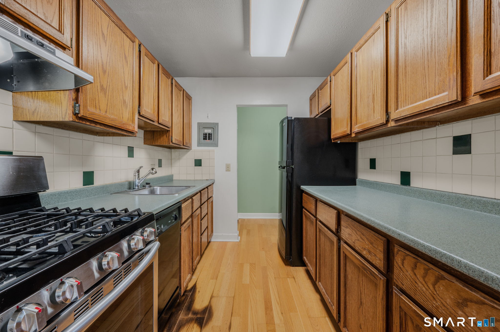 280 Gardner Avenue New London CT 06320