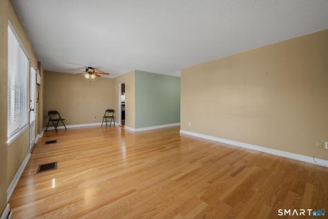 280 Gardner Avenue New London CT 06320
