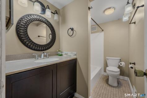 280 Gardner Avenue New London CT 06320