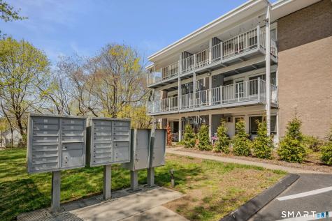 280 Gardner Avenue New London CT 06320