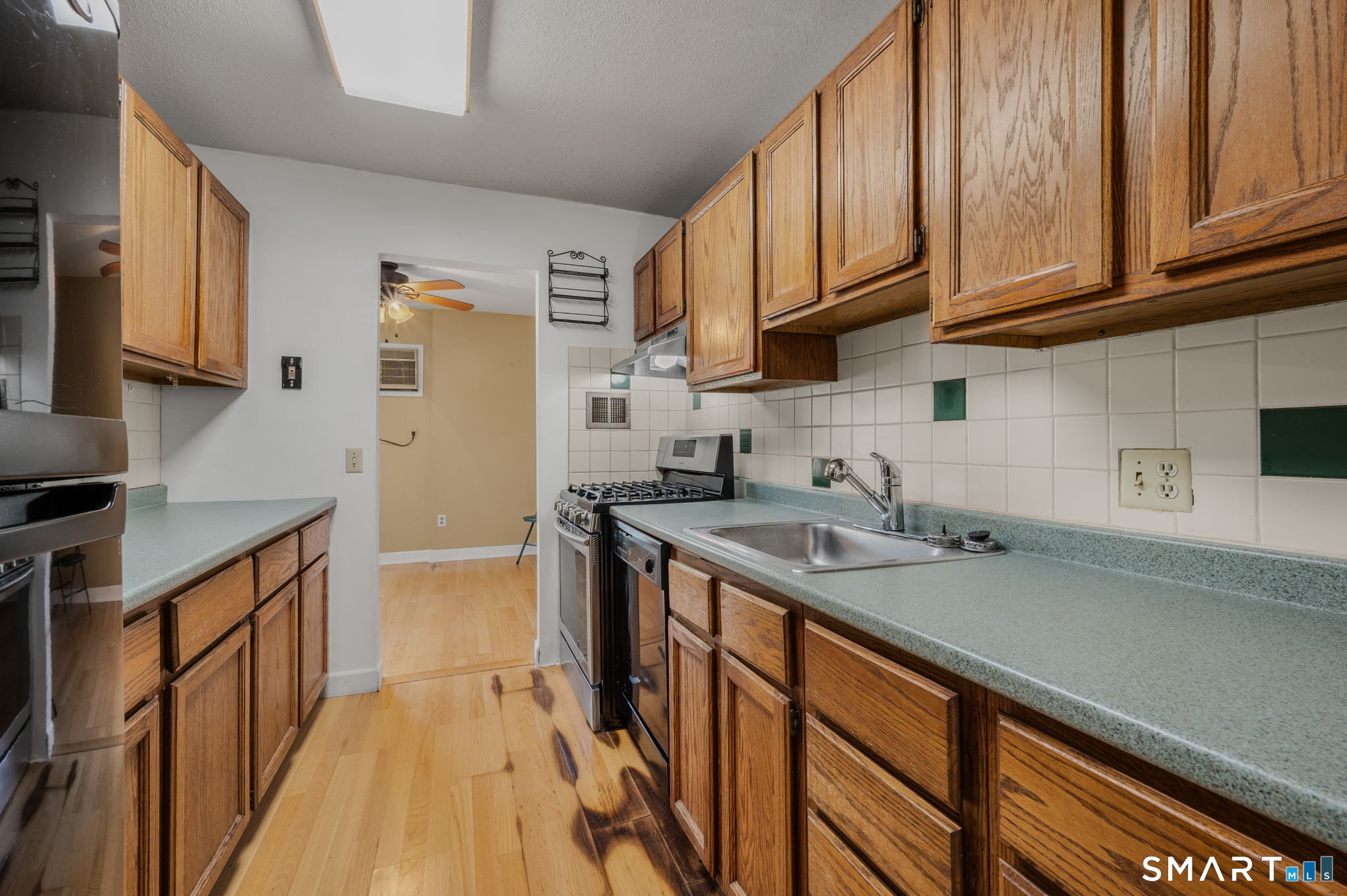 280 Gardner Avenue New London CT 06320