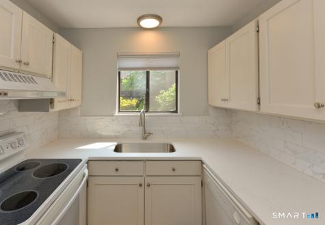 65 Heritage Village Southbury CT 06488