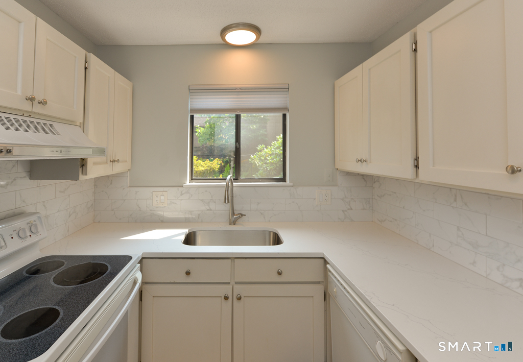 65 Heritage Village Southbury CT 06488