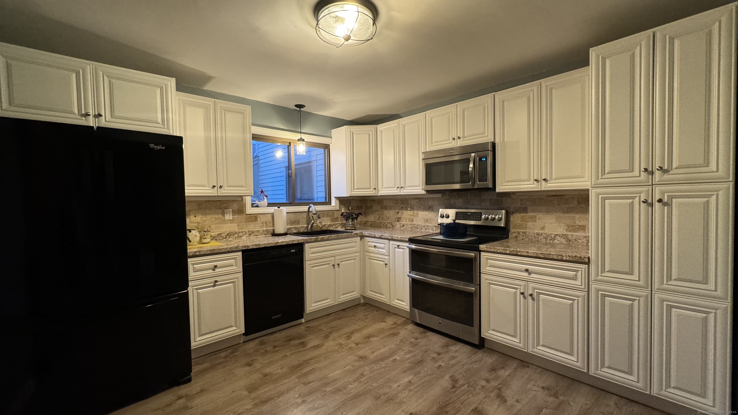 1106 Summer Hill Drive South Windsor CT 06074