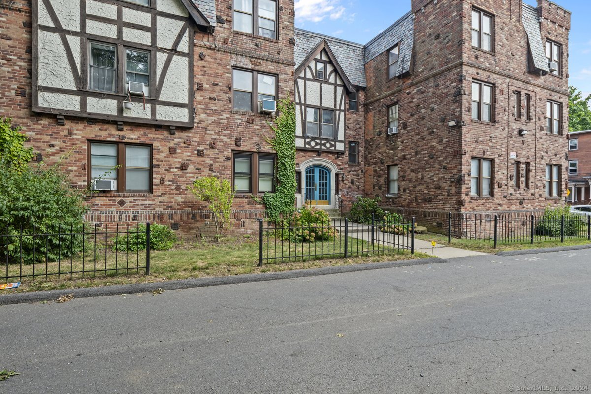 16 Townley Street Hartford CT 06105