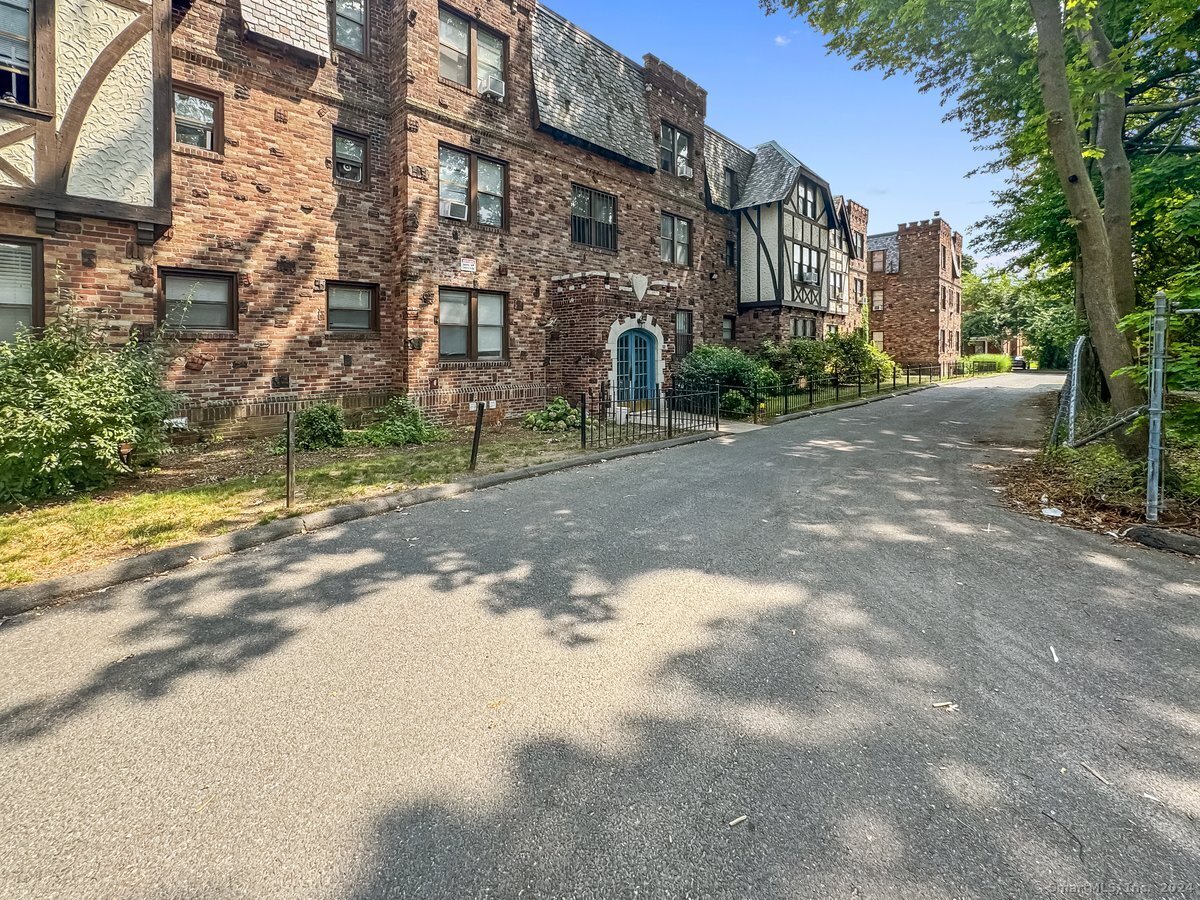 16 Townley Street Hartford CT 06105