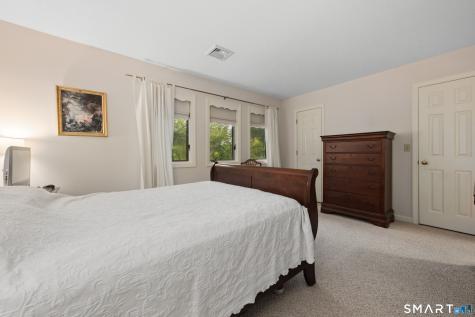 6 Stratford Park Bloomfield CT 06002