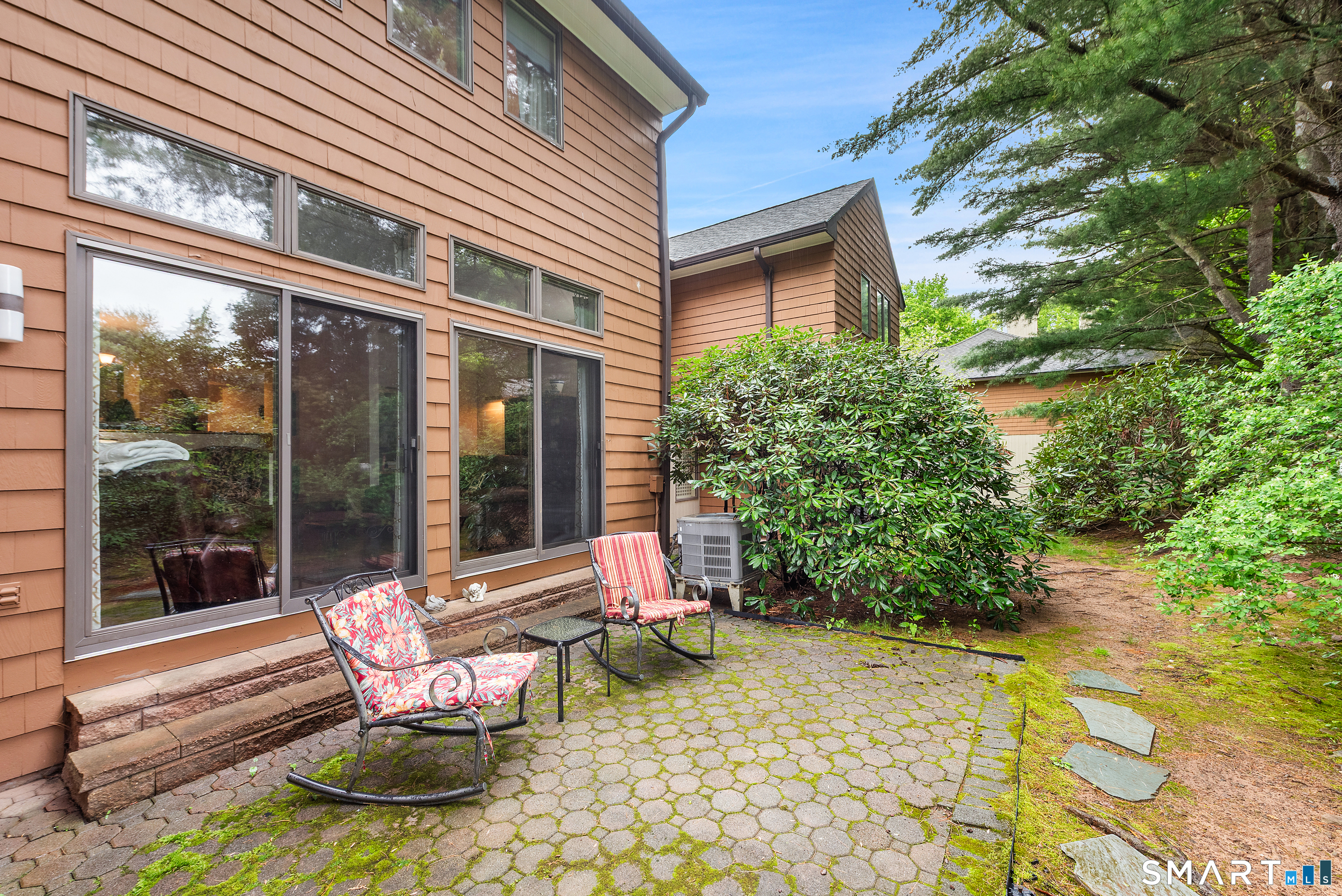 6 Stratford Park Bloomfield CT 06002