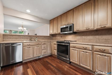 6 Stratford Park Bloomfield CT 06002