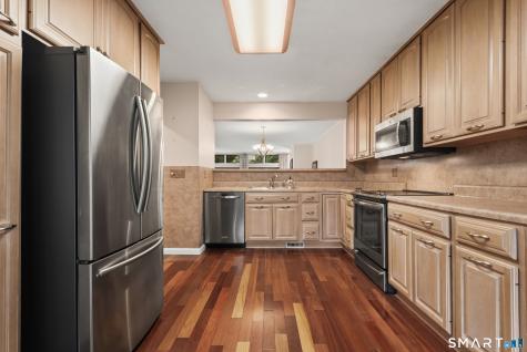 6 Stratford Park Bloomfield CT 06002