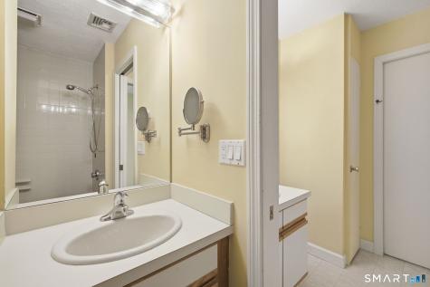 15 Thistle Way East Windsor CT 06016