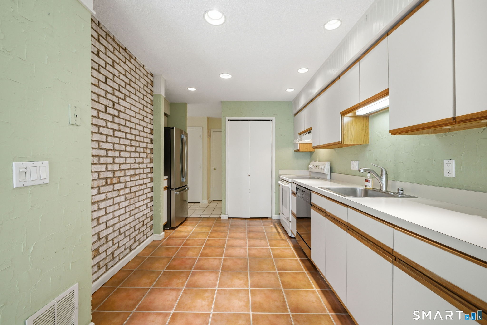 15 Thistle Way East Windsor CT 06016