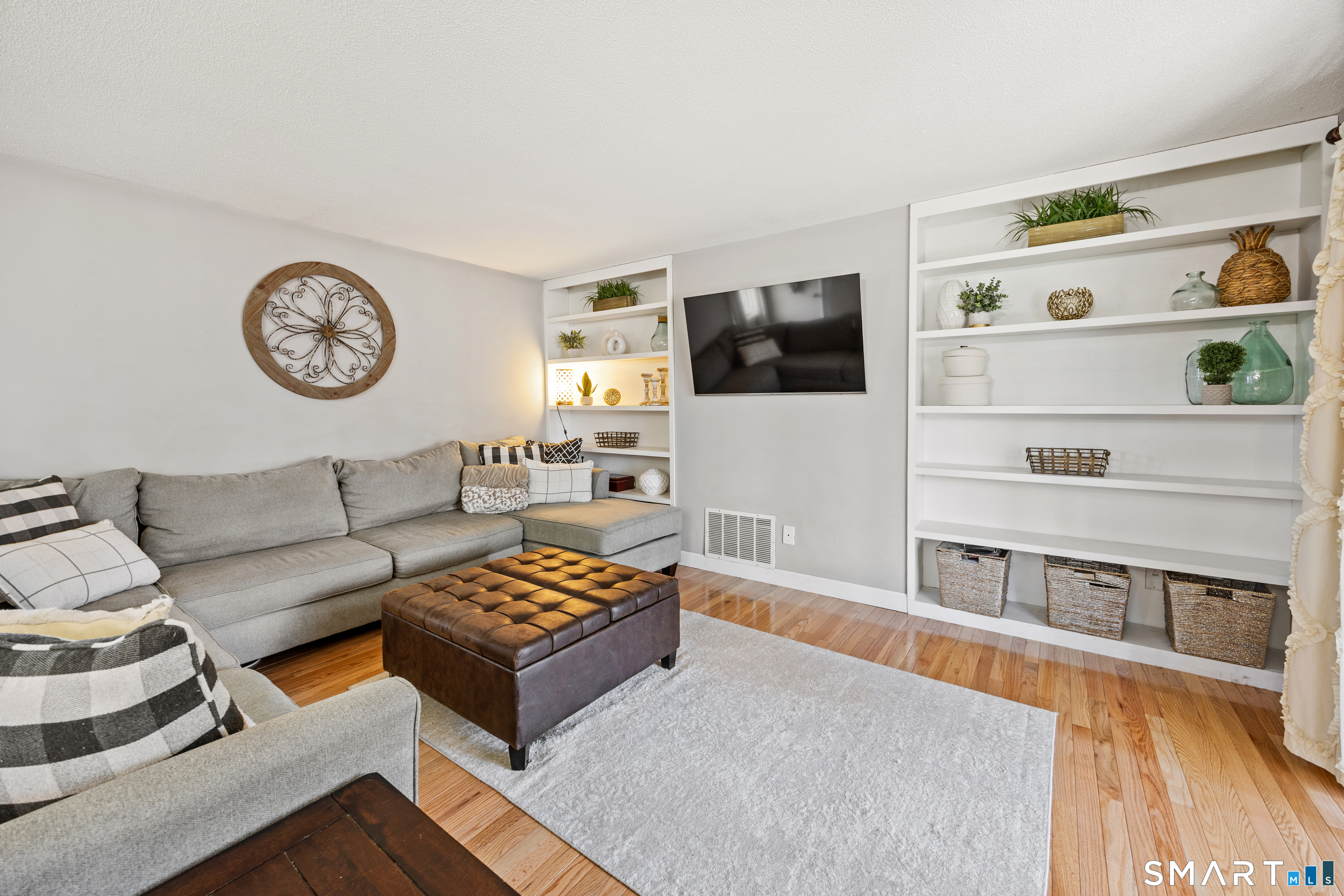 42 Northampton Lane Plainville CT 06062