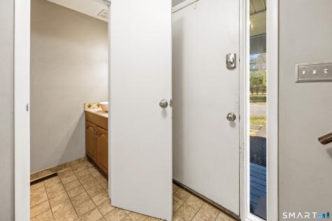 42 Northampton Lane Plainville CT 06062