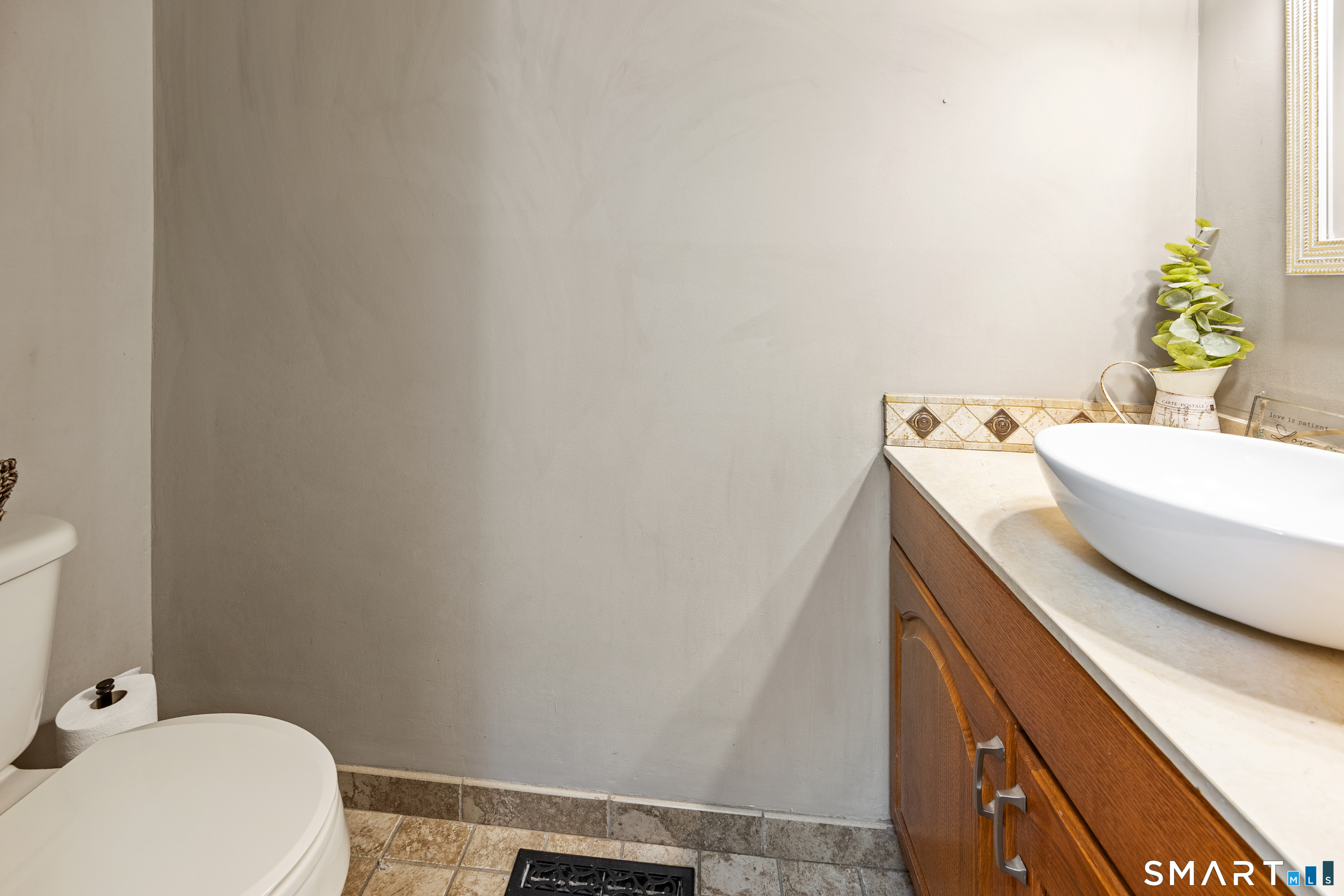 42 Northampton Lane Plainville CT 06062